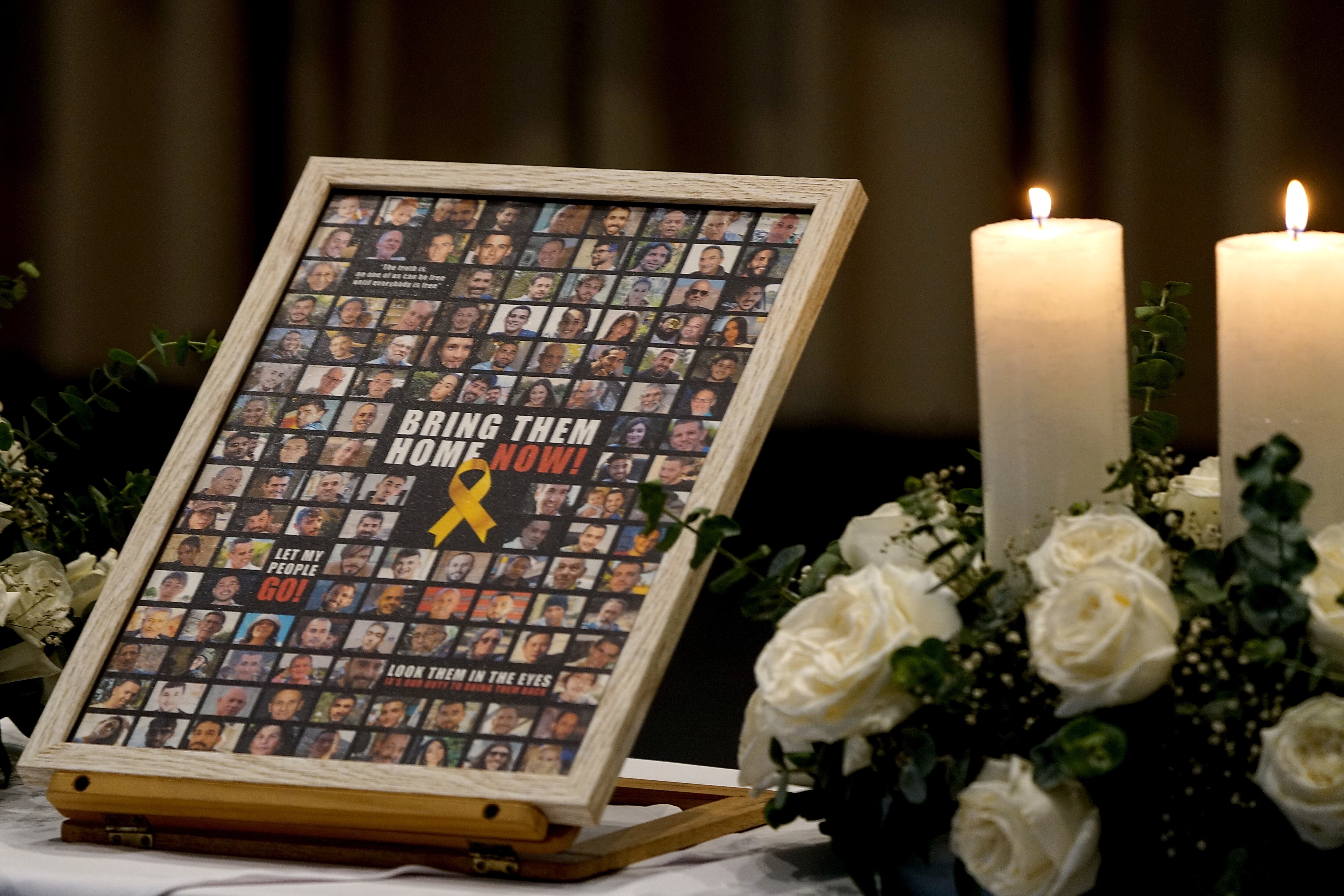 Evento de la comunidad judía de Cali para conmemorar un año del ataque del grupo Hamás a Israel el 7 de octubre de 2023, donde murieron 1200 personas y 251 fueron secuestradas. Foto Jorge Orozco / El País.