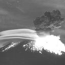 El reloj marcaban las 11:21 de la noche del 31 de diciembre, hora local de México, cuando se registró una explosión en el volcán Popocatépetl, en Puebla, uno de los más fuertes del reciente finalizado año.