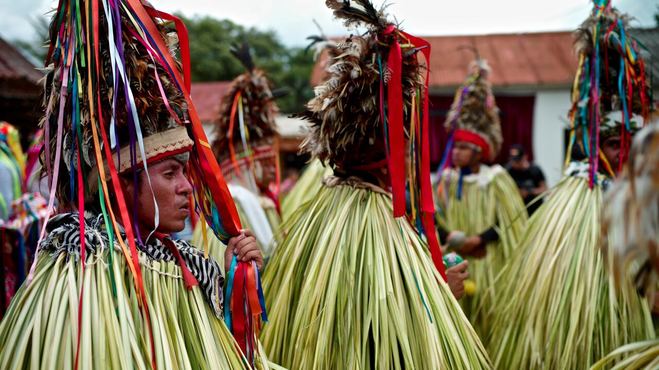 Kogui, Wiwa, Arhuaco y Kakuamo; los cuatro pueblos indígenas de la Sierra Nevada de Santa Marta.