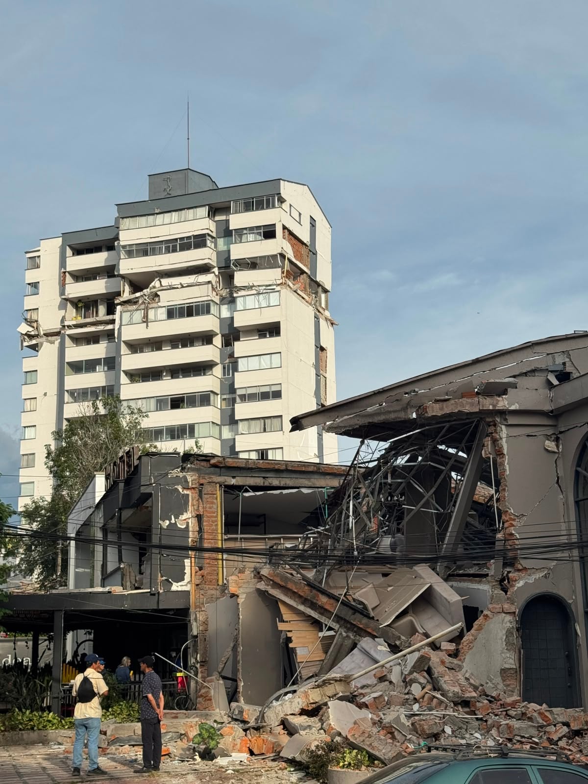 El terremoto en Pereira dejó sin hogar a Juan Francisco Molina.