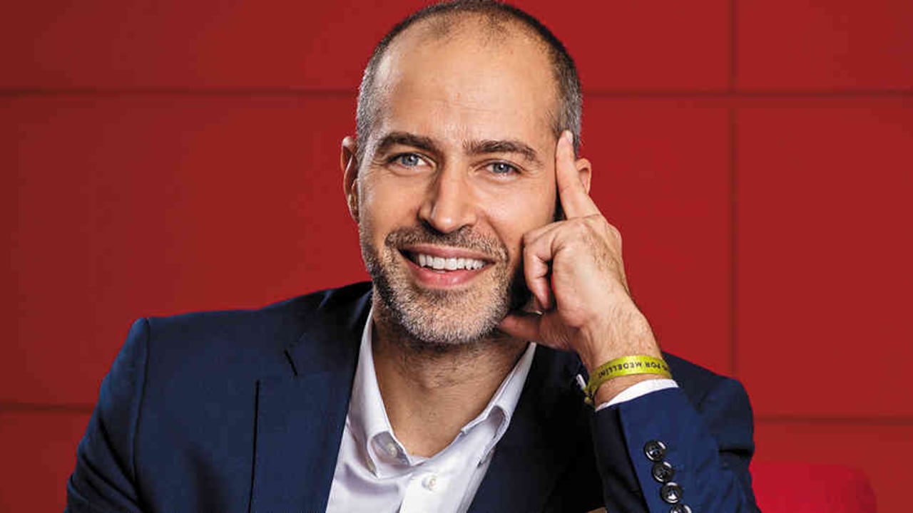Tras 16 años en Colombia, en donde ha sido empresario, inversionista y profesor, ahora dirige un centro clave para el desarrollo del país.