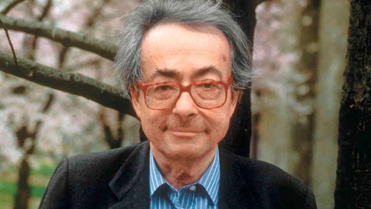 George Steiner, profesor de Cambridge, escribió más de cuarenta libros sobre el lenguaje y la literatura comparada. Murió en febrero de 2020 a los noventa años.