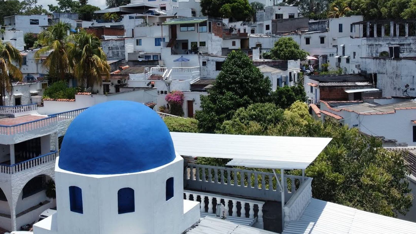 Viaje a Santorini pero en Colombia: así es el hermoso pueblo que parece Grecia en Antioquia