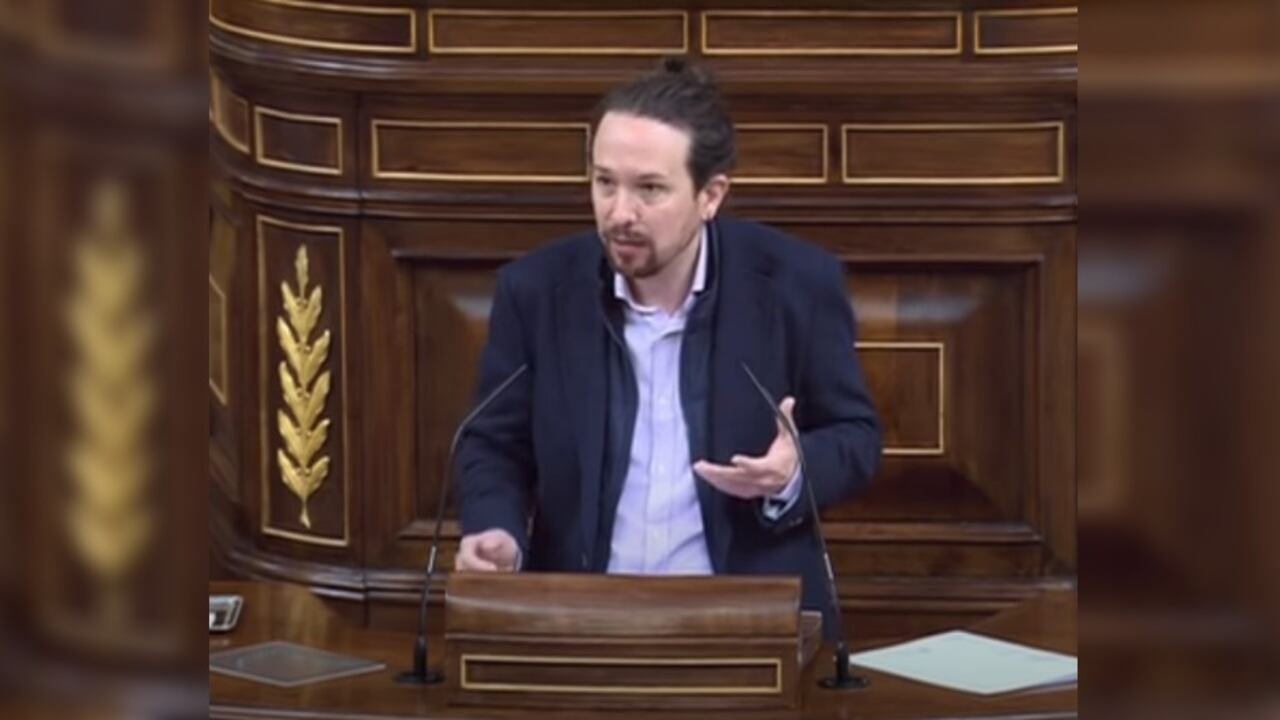 Pablo Iglesias, vicepresidente del gobierno de España, hablando desde el Parlamento de su país