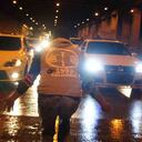 Ruido, peleas, disparos y hasta streap tease se ven en los videos de estas acciones. Imágenes sensibles.