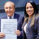 La hoja de vida de Marelen Castillo llegó a las manos de Rodolfo Hernández a través de las redes sociales.