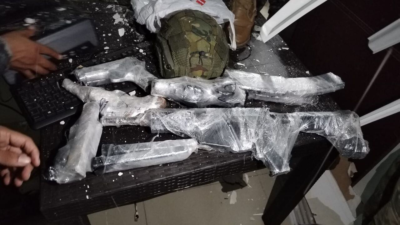Los objetos encontrados en las celdas han llamado la atención de la policía ecuatoriana.