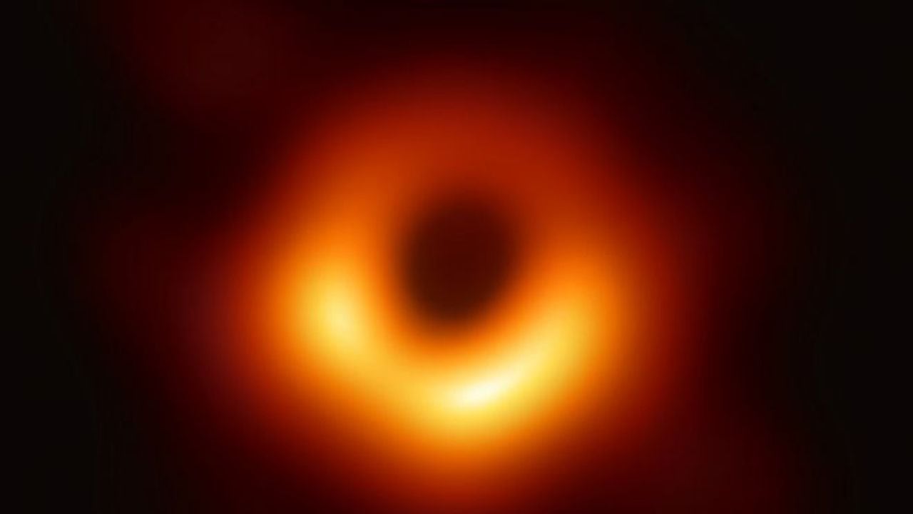 M87*: el fascinante parpadeo del primer agujero negro del que se tiene imagen