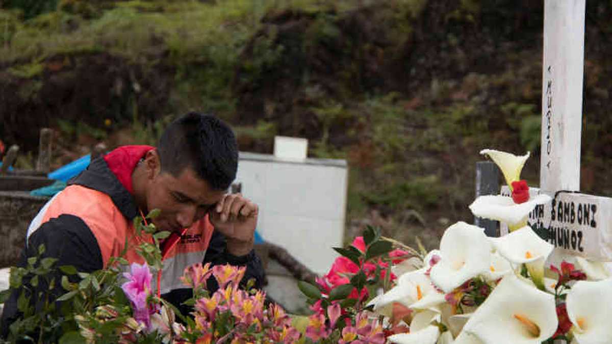 Juvencio Samboní quiere quedarse en el Cauca, entre otras razones, para poder visitar todos los días la tumba de su hija.