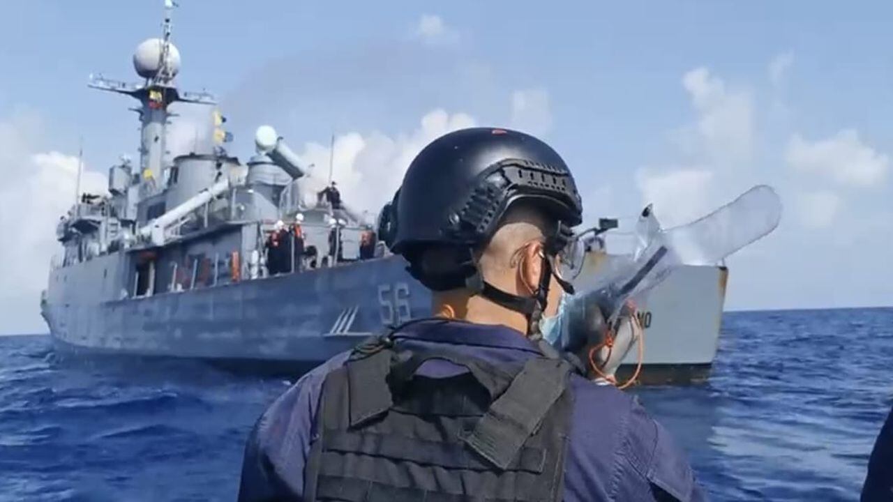 Unidades de la Armada iniciaron operaciones de búsqueda y rescate en el mar Caribe, de, al menos, 17 migrantes ilegales, quienes al parecer habrían abordado una embarcación ilegal, en la que pretendían llegar a Centroamérica.