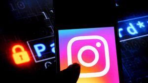 INDIA - 2023/01/29: In this photo illustration, an Instagram logo is displayed on a smartphone. (Photo Illustration by Avishek Das/SOPA Images/LightRocket via Getty Images)