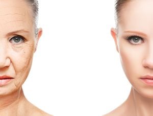 concepto de envejecimiento y cuidado de la piel. cara de mujer joven y anciana con arrugas