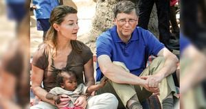 En India en 2011, en el marco de su labor filantrópica. Él ha donado más de 40.000 millones de dólares a su Fundación Bill y Melania Gates. 