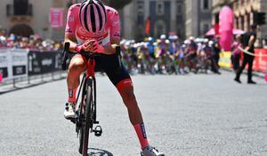 Juan Pedro López, ciclista lider del Giro de Italia 2022. La corsa rosa se disputará hasta el 29 de mayo con 5 colombianos en competencia.