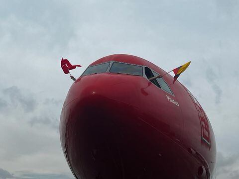 El avión de Edelweiss que aterrizó en Bogotá