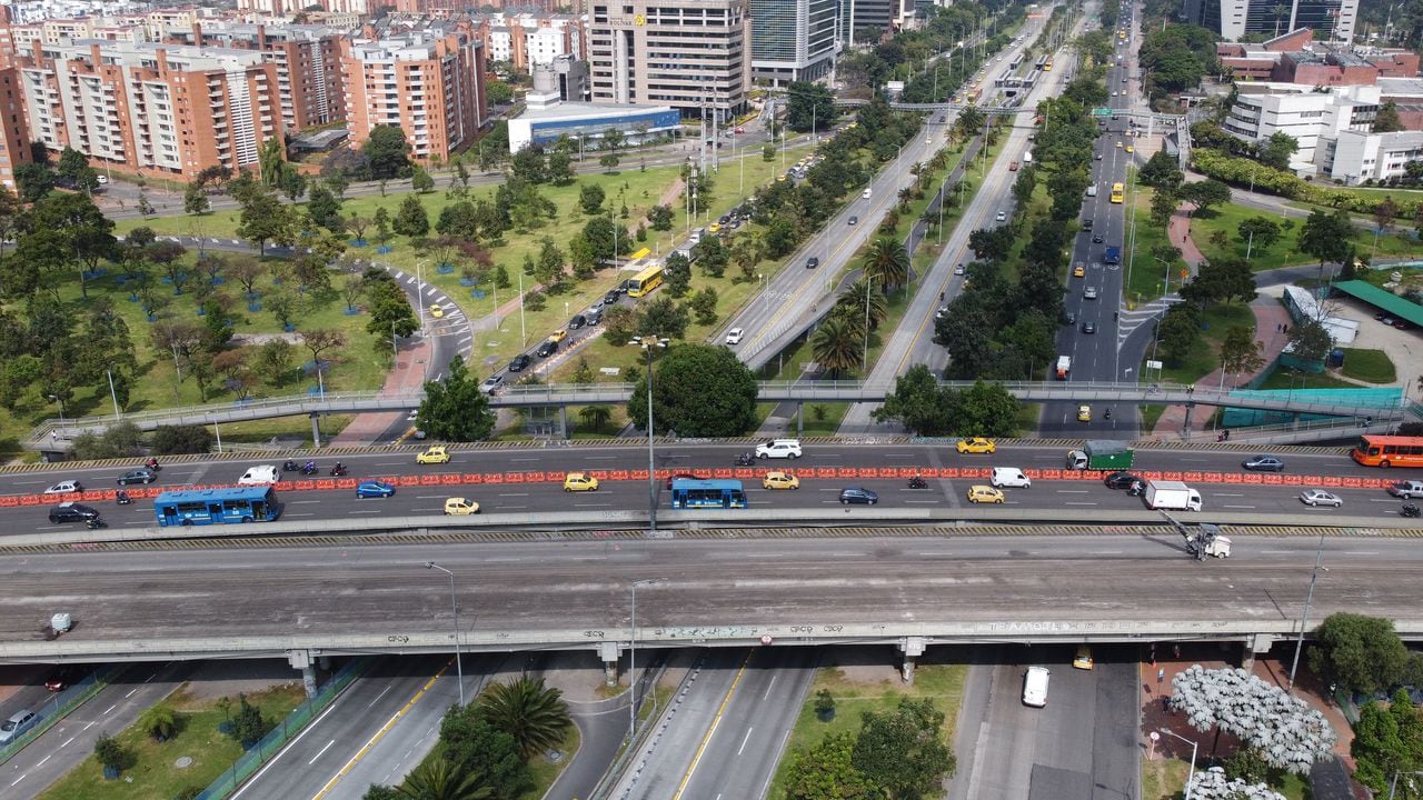 Obras de transmilenio en el puente de la avenida 68 con avenida el Dorado