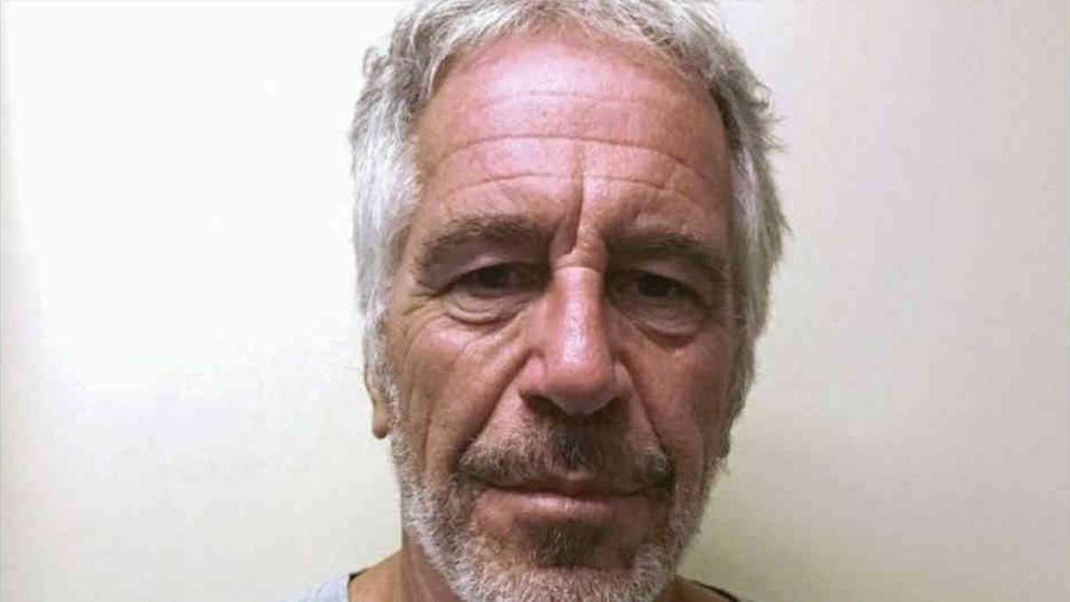 Epstein, de 66 años, enfrentaba una pena de hasta 45 años en prisión.