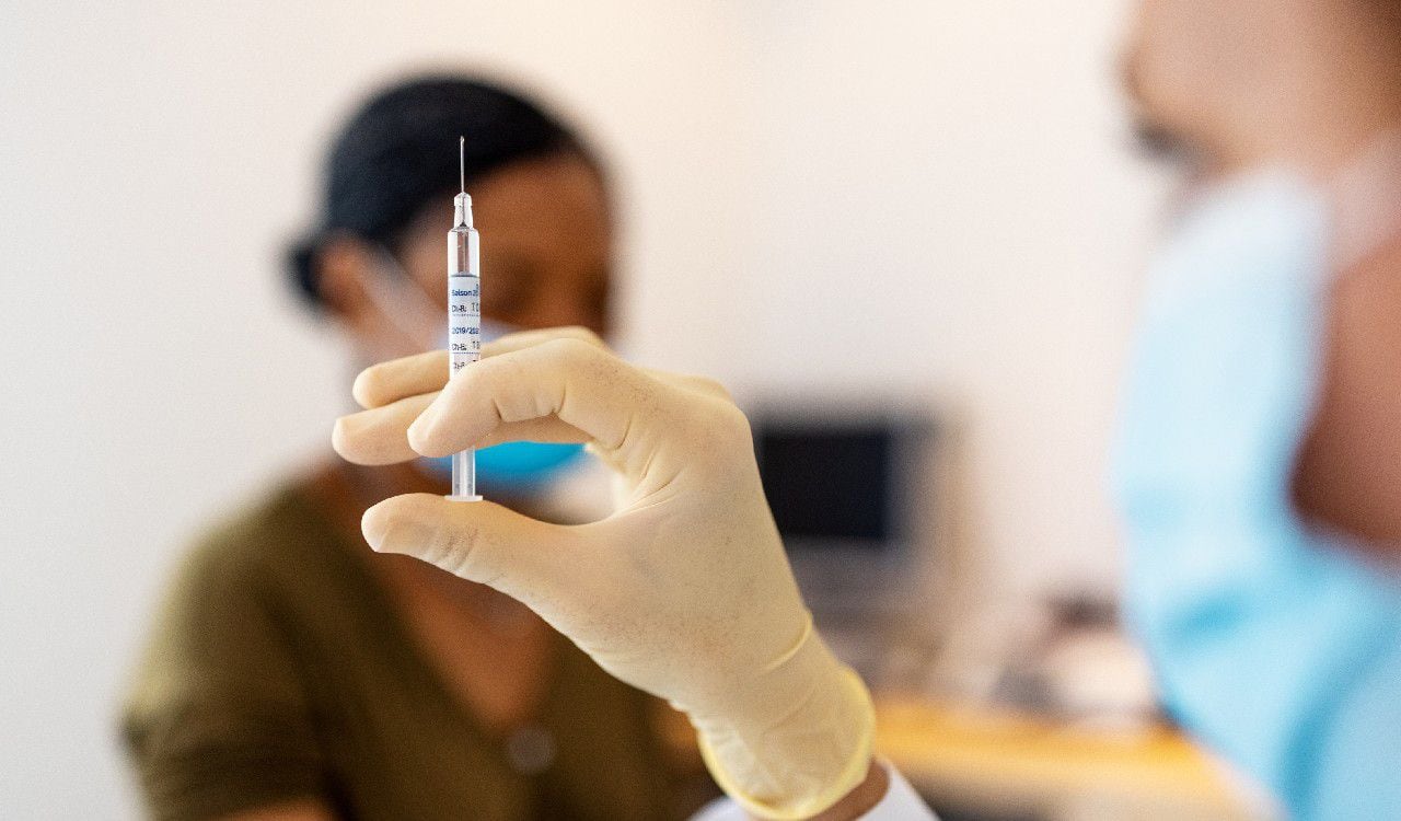La nueva vacuna de fabricación europea podría llegar a proteger mejor contra el COVID-19 que las que actualmente se encuentran avaladas por la OMS