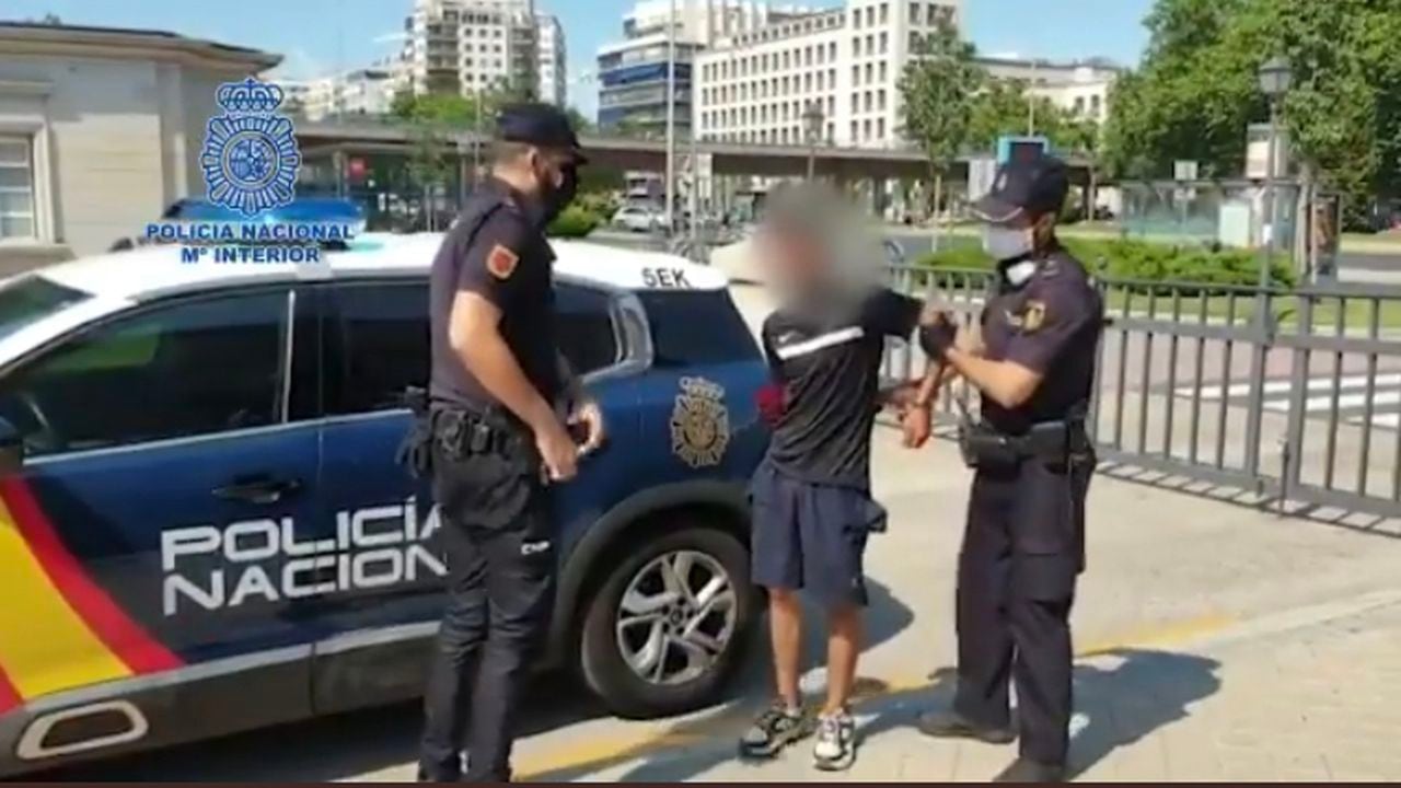 Colombiano detenidos en España por agredir brutalmente a un pasajero tiene antecedentes por robos