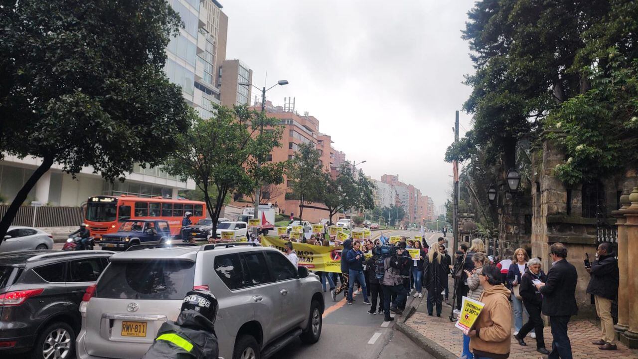 Bloqueo en la carrera séptima con calle 93, en Bogotá.
