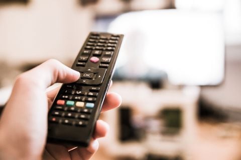 El misterio detrás de los botones rojos, verdes, amarillos y azules en los controles de televisión inteligente.
