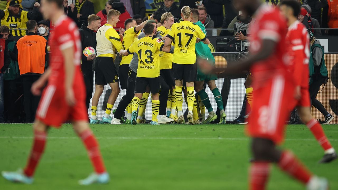 Jugadores del Borussia Dortmund celebrando ante el Bayern Múnich.