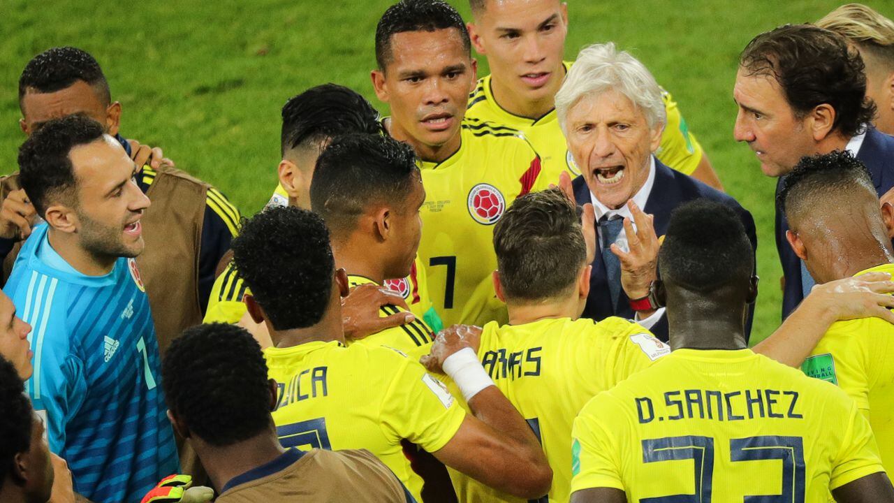 03 June 2018, Russia, Moscow: Soccer, FIFA World Cup, round of 16, Colombia vs England at the Spartak Stadium. Colombia's players Jose Pekerman (c) and his players. Photo: Christian Charisius/dpa (Photo by Getty Images/Christian Charisius/picture alliance)