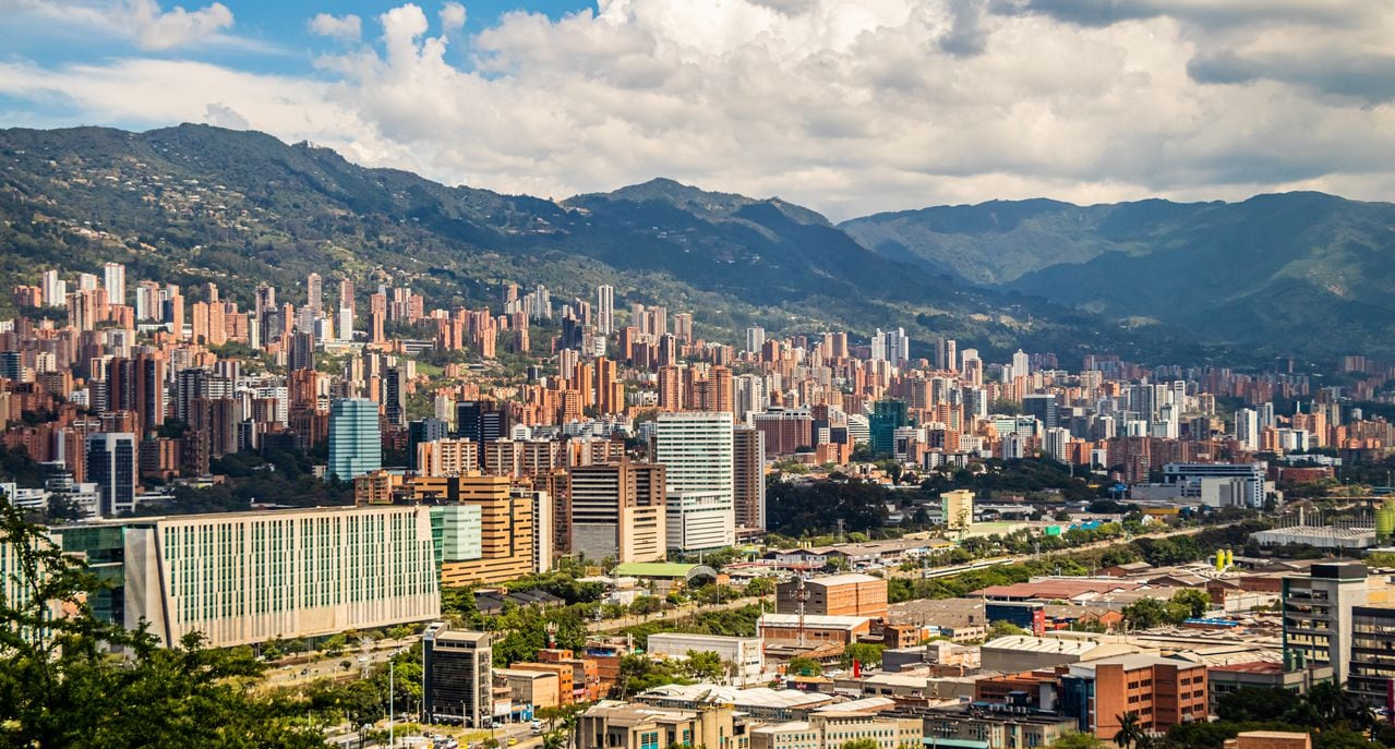 Vista Panorámica de Medellín y Valle de Aburrá