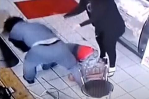 Una joven en Brasil golpeó al hombre que momentos antes la había manoseado.