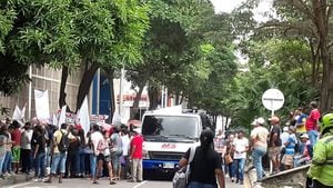 Comerciantes del centro de Barranquilla protestaron exigiendo acciones las autoridades distritales.