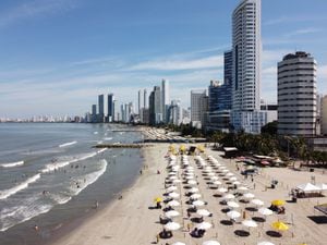 Panoramica playa turismo en Bocagrande
coronavirus
Cartagena enero 10 del 2021
Foto Guillermo Torres Reina / Semana