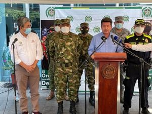 El ministro Diego Molano habló sobre la recompensa por los autores materiales del atentado Cali, además de anunciar nuevas medidas de seguridad para la ciudad.