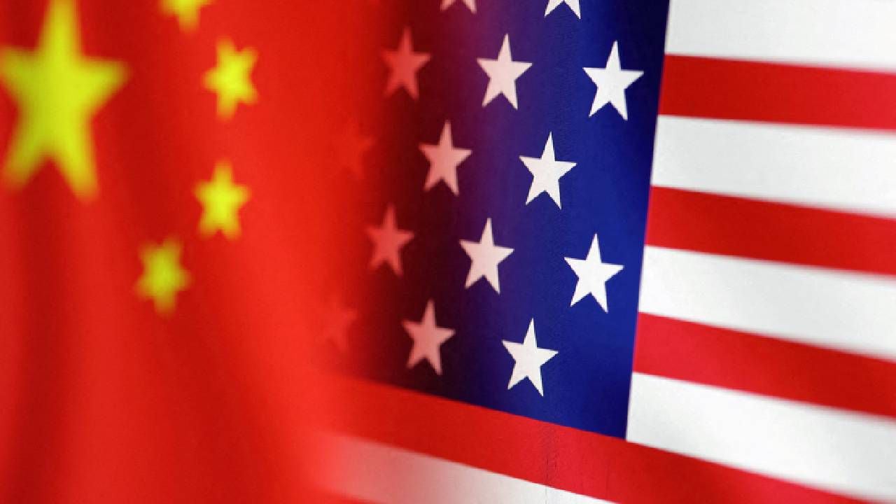 Las banderas de Estados Unidos y China se ven en esta ilustración tomada el 30 de enero de 2023.