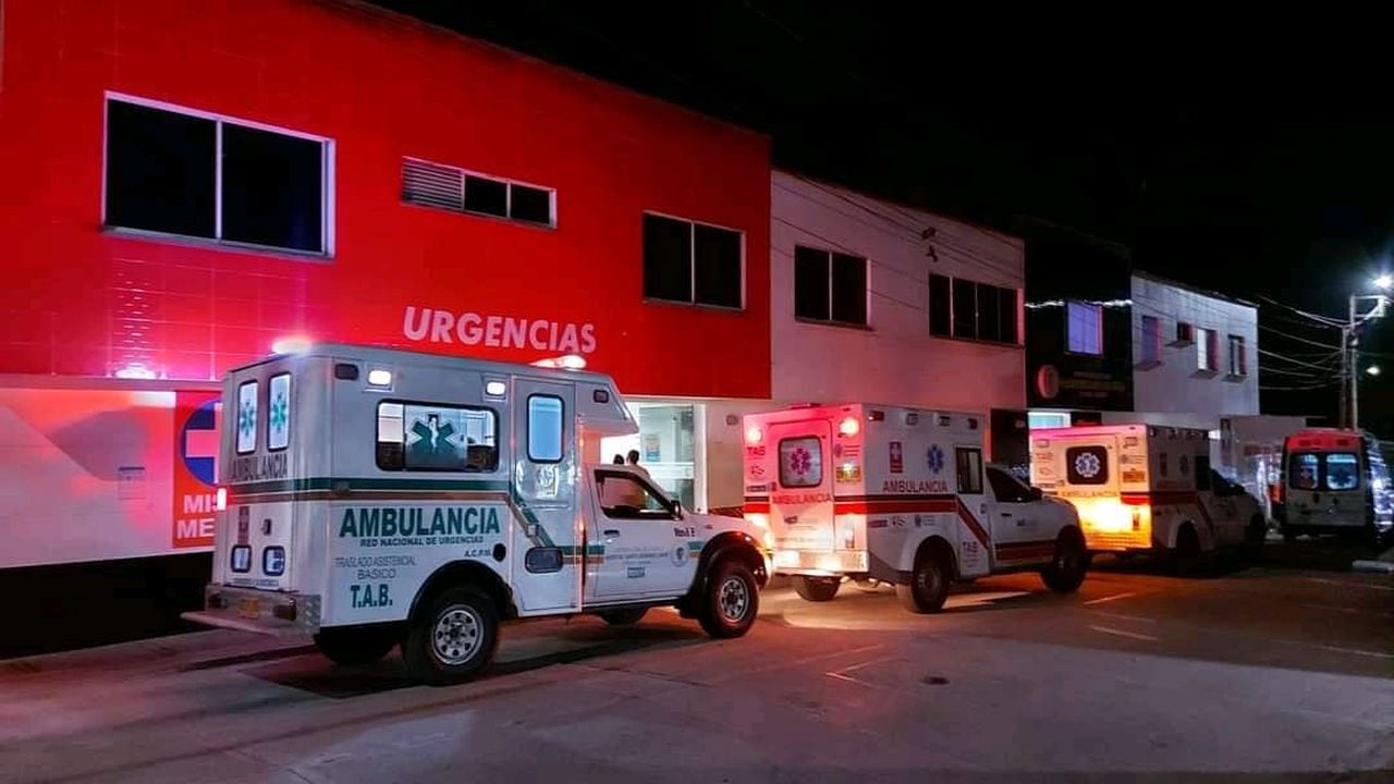 El accidente se registró esta noche en Santander. Los heridos fueron remitidos a un centro asistencial.