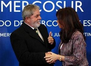 Luiz Inácio Lula da Silva, presidente de Brasil y Cristina Fernández, presidenta de Argentina. 