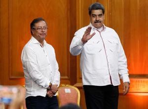 El presidente venezolano, Nicolás Maduro, y el presidente colombiano, Gustavo Petro, en el Palacio de Miraflores, en Caracas, el 2 de noviembre de 2022 (Foto de Pedro Rances Mattey/Picture Alliance vía Getty Images)