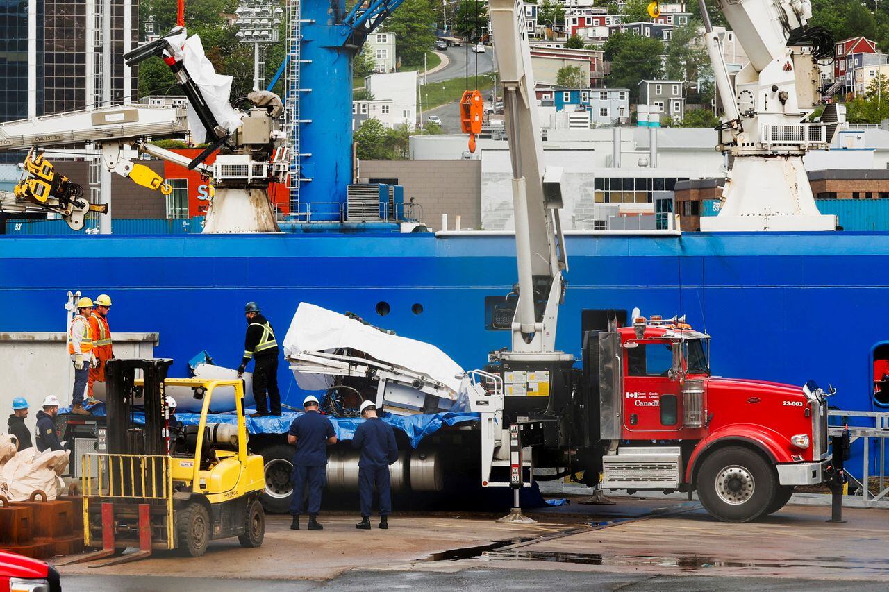 Una vista del barco Horizon Arctic, mientras se devuelven piezas rescatadas del sumergible Titán de OceanGate Expeditions, en el puerto de St. John, Terranova, Canadá, 28 de junio de 2023. Foto: REUTERS/David Hiscock