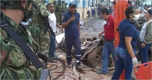 Explota motocicleta bomba en Cauca