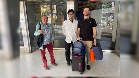 El empresario Mario Hernández y sus acompañantes, en Japón