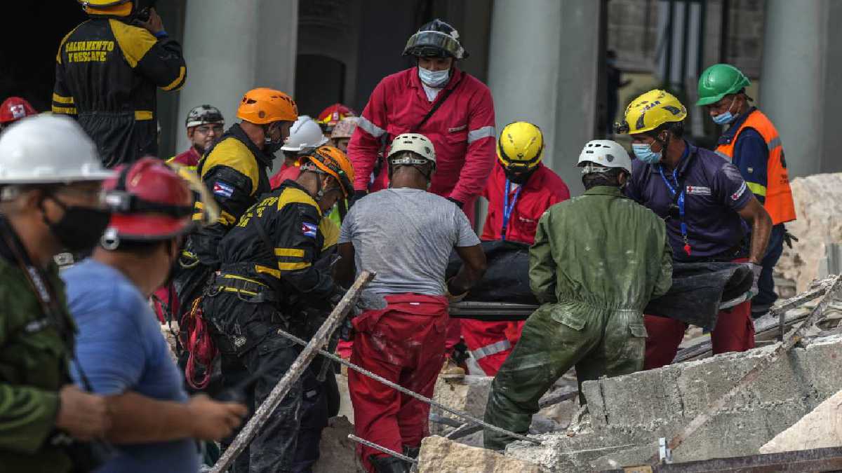 Aumenta cifra de muertos por la explosión en el hotel Saratoga en La  Habana, Cuba