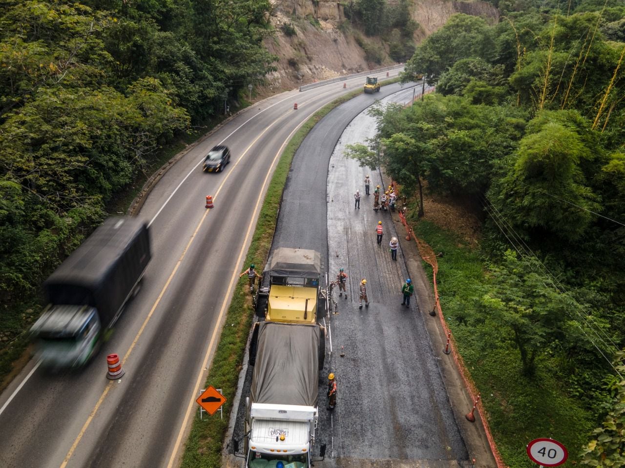 Mantenimiento de la vía Bogotá- Girardot