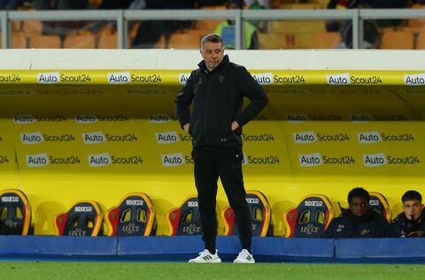 Entrenador del Lecce Roberto D’Aversa es despedido luego de dar un cabezazo a un jugador del Verona