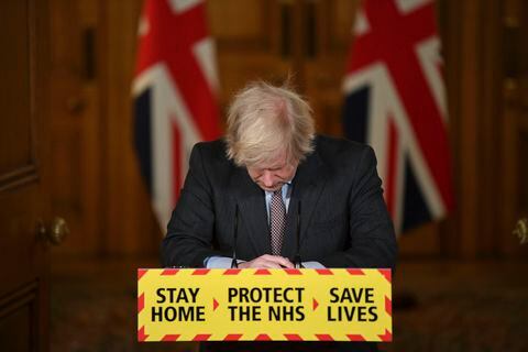 El primer ministro Johnson dijo que renunciaría como legislador después de que le dijeron que será sancionado por engañar al Parlamento.