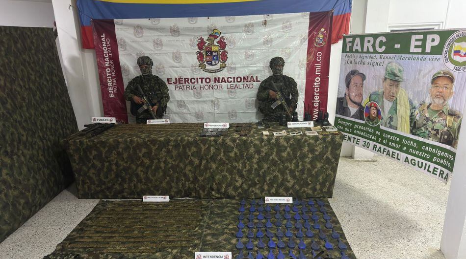 Material incautado a supuestos guerrilleros del EMC en Cauca.