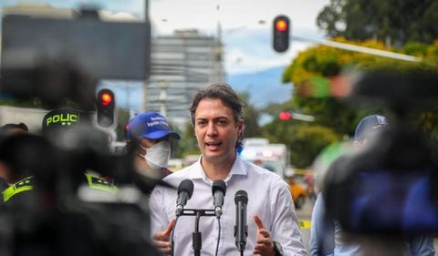El alcalde de Medellín dio una rueda de prensa sobre el hecho ocurrido en una de las calles de su ciudad