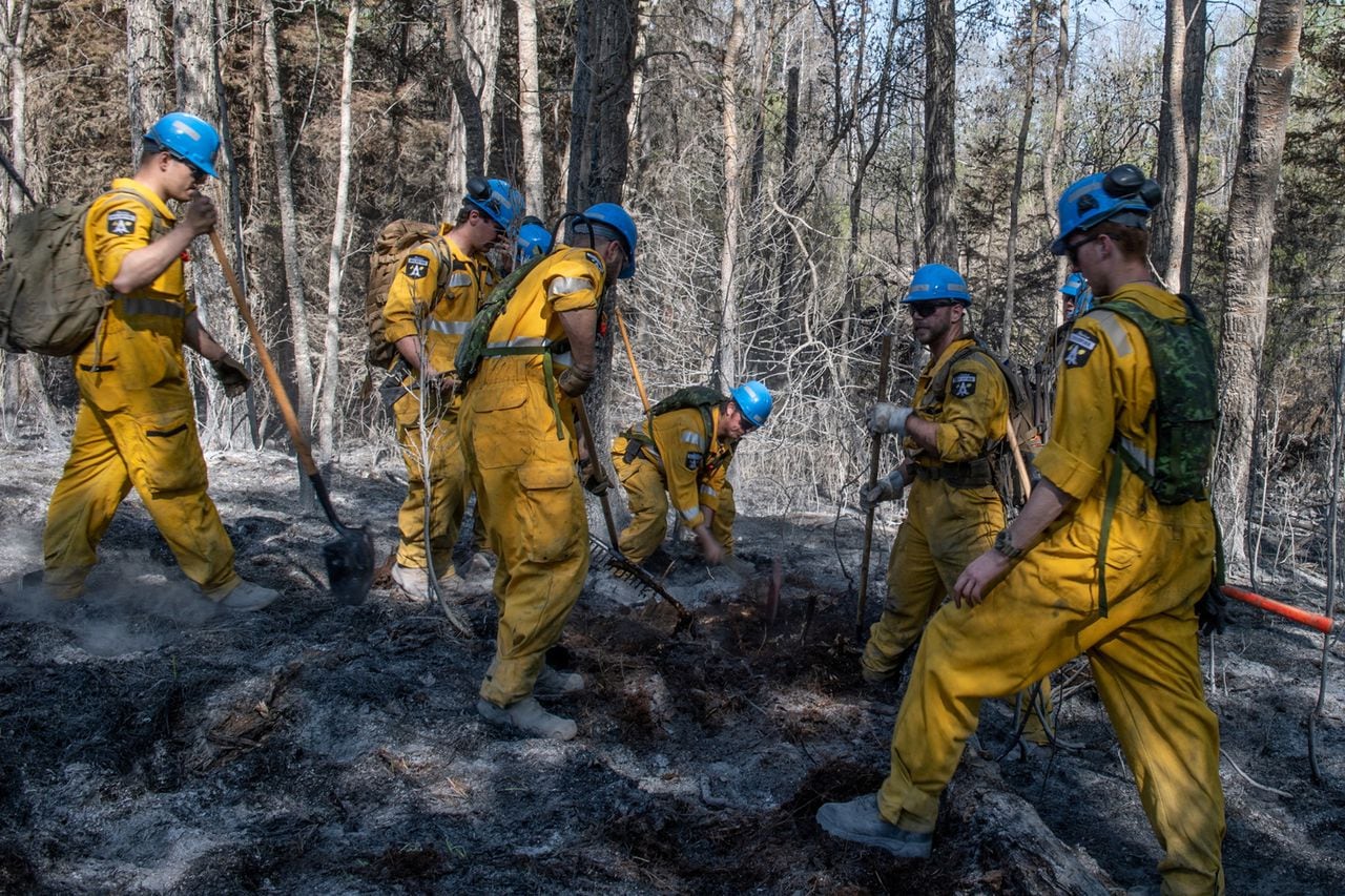 En imágenes : 90 incendios forestales arrasan el oeste de Canadá