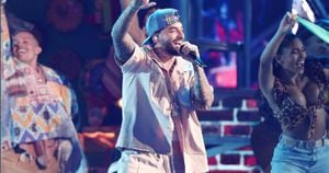 Maluma se presentó en los Premios Billboard de la música latina 2022