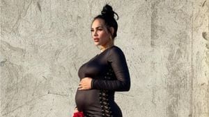 Andrea Valdiri embarazada. Foto: Instagram @andreavaldirisos