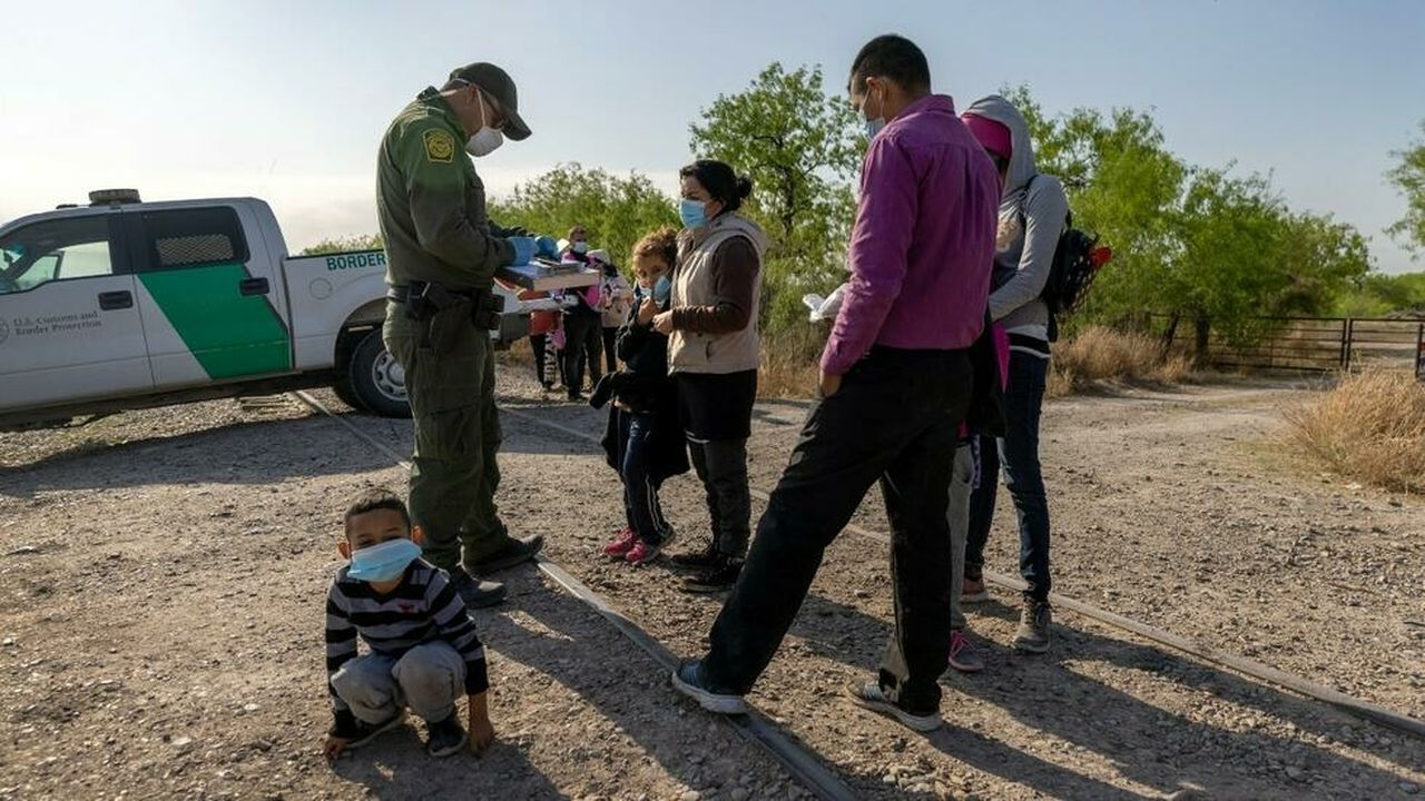 Detienen a unos 70 migrantes en operativo en el sur de México