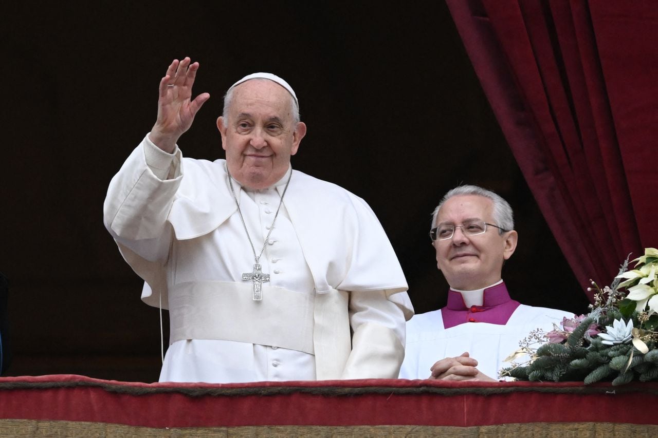 El papa aprovechó su mensaje de Navidad para suplicar por el fin de la guerra que ha dejado miles de muertos en la Franja de Gaza.